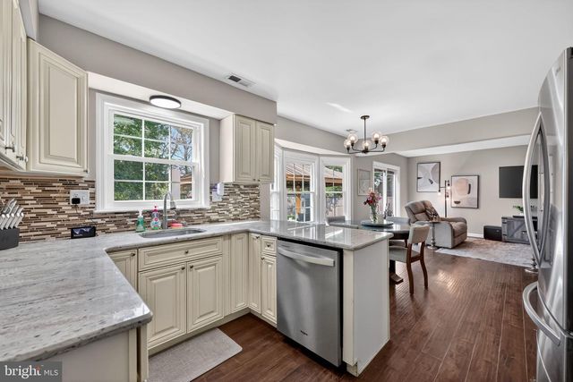 21 HUNTINGDON WAY, Sewell, NJ 08080
