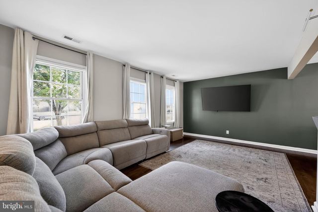21 HUNTINGDON WAY, Sewell, NJ 08080