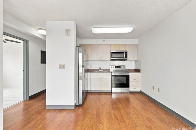 94-302 Paiwa Street 902, Waipahu, HI 96797