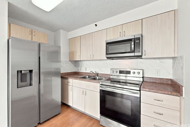 94-302 Paiwa Street 902, Waipahu, HI 96797
