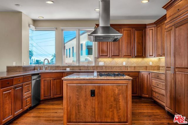 308 Gull Street, Manhattan Beach, CA 90266