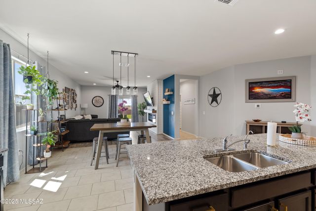 10213 N Leopard Gecko Terrace, Marana, AZ 85653