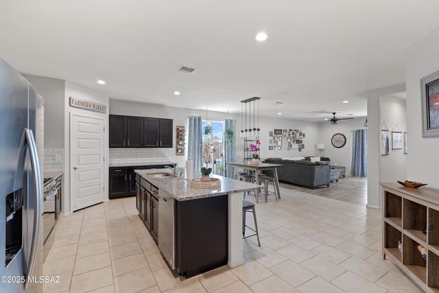 10213 N Leopard Gecko Terrace, Marana, AZ 85653