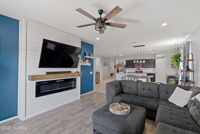 10213 N Leopard Gecko Terrace, Marana, AZ 85653