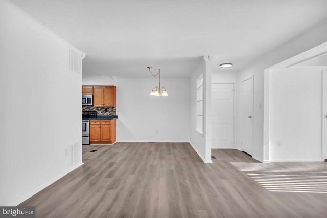 21 UXBRIDGE PL, Sewell, NJ 08080