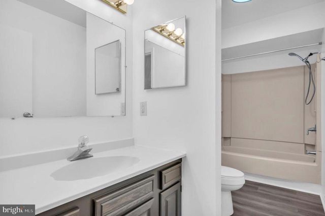 21 UXBRIDGE PL, Sewell, NJ 08080