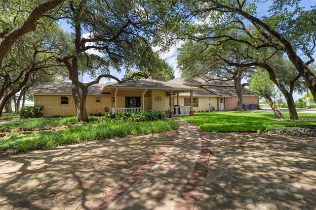 2029 Speegleville Road, Woodway, TX 76712