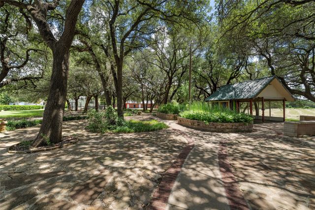 2029 Speegleville Road, Woodway, TX 76712