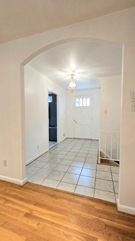 10928 PLEASANT ACRES DR, Hyattsville, MD 20783