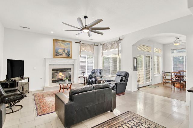 2033 Northcrest Ct, Modesto, CA 95355