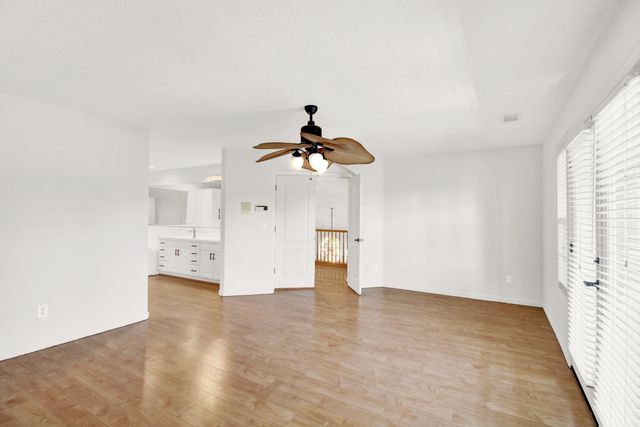 2033 Northcrest Ct, Modesto, CA 95355
