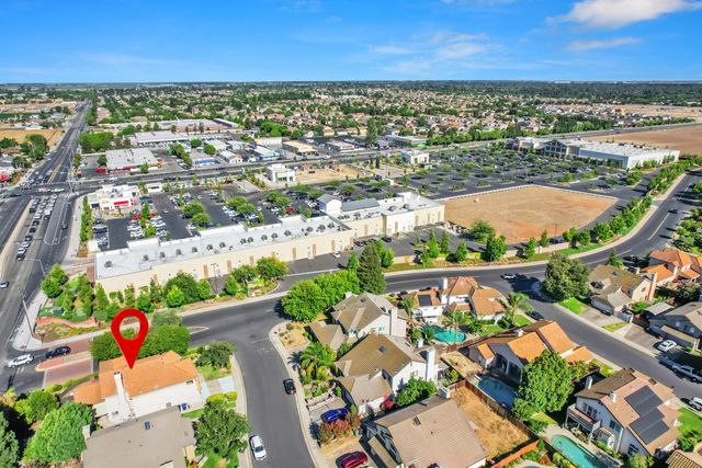 2033 Northcrest Ct, Modesto, CA 95355