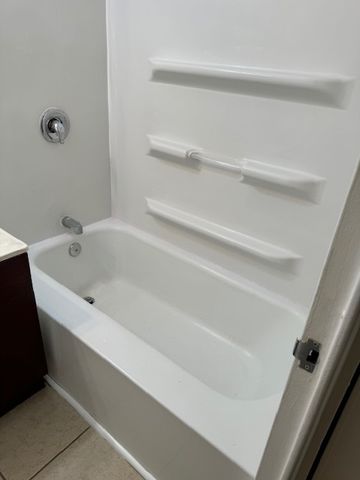 601 E 32nd Street 203, Chicago, IL 60616