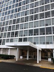 601 E 32nd Street 203, Chicago, IL 60616