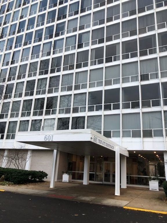 601 E 32nd Street 203, Chicago, IL 60616
