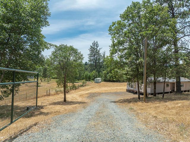 5478 Monument Drive, Grants Pass, OR 97526