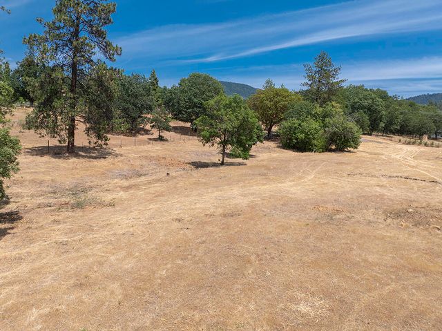 5478 Monument Drive, Grants Pass, OR 97526