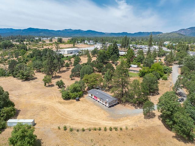 5478 Monument Drive, Grants Pass, OR 97526