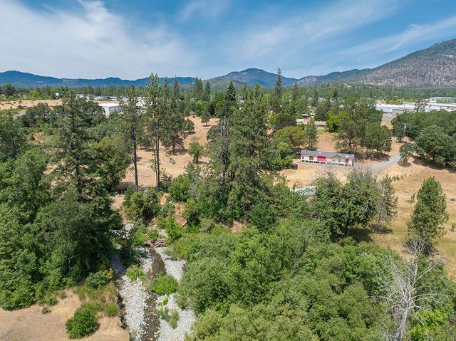 5478 Monument Drive, Grants Pass, OR 97526