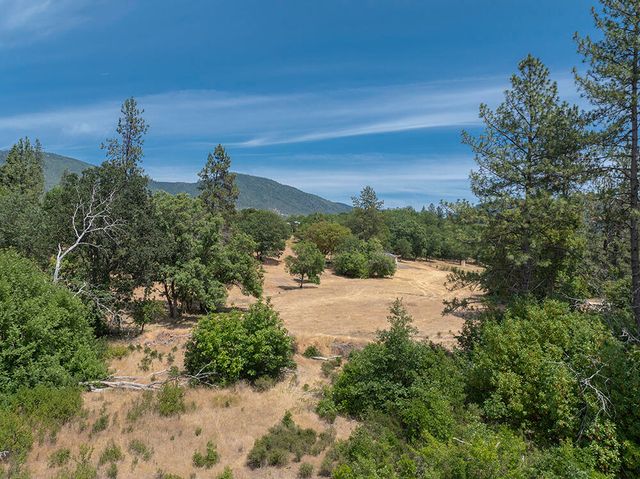 5478 Monument Drive, Grants Pass, OR 97526