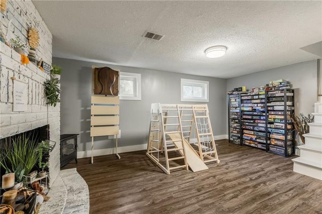 7109 NW 75th Street, Kansas City, MO 64152