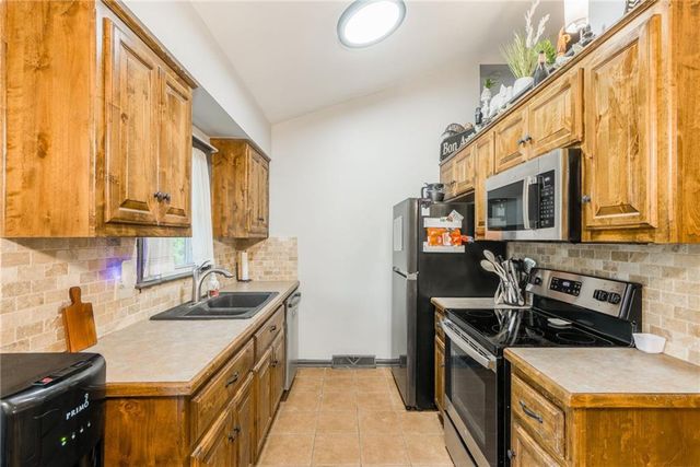 7109 NW 75th Street, Kansas City, MO 64152