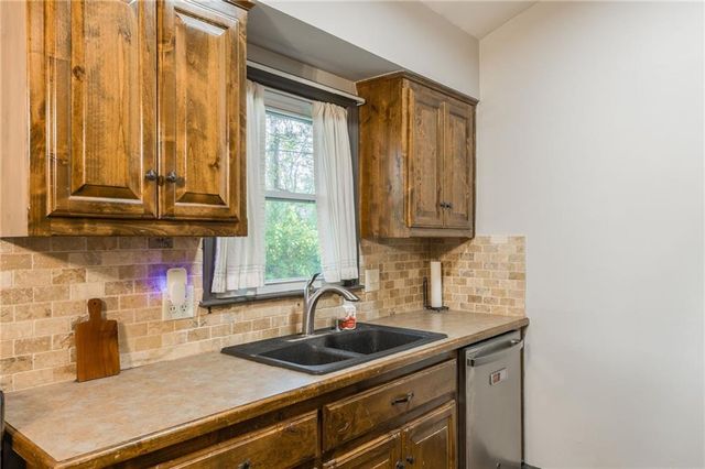 7109 NW 75th Street, Kansas City, MO 64152