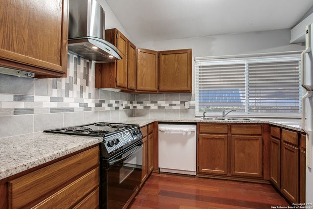 13910 Thebes, Universal City, TX 78148