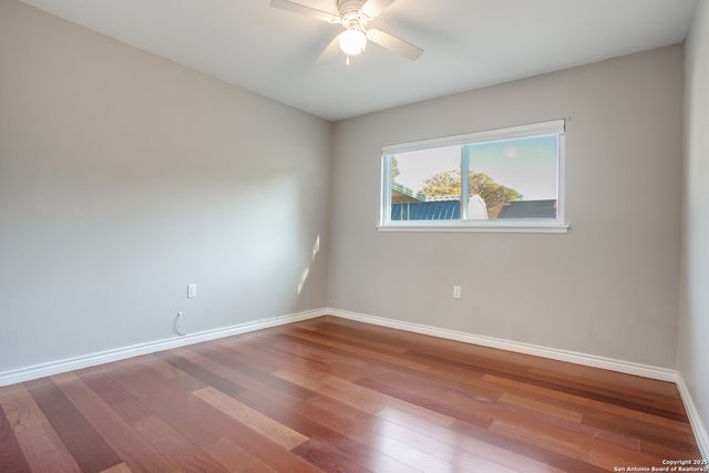 13910 Thebes, Universal City, TX 78148