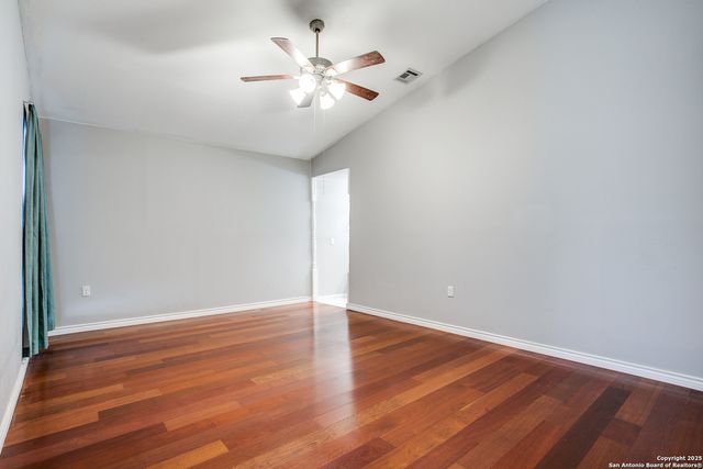 13910 Thebes, Universal City, TX 78148