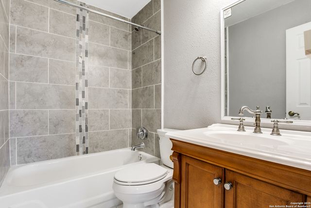 13910 Thebes, Universal City, TX 78148