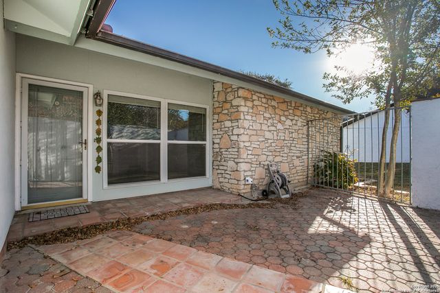 13910 Thebes, Universal City, TX 78148