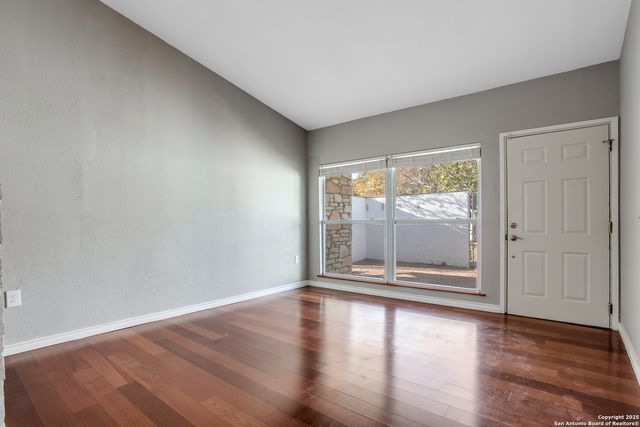 13910 Thebes, Universal City, TX 78148