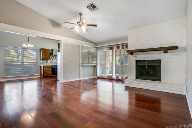 13910 Thebes, Universal City, TX 78148