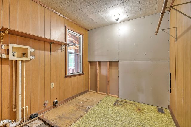 351 Silver Lake Road, Church Hill, TN 37642