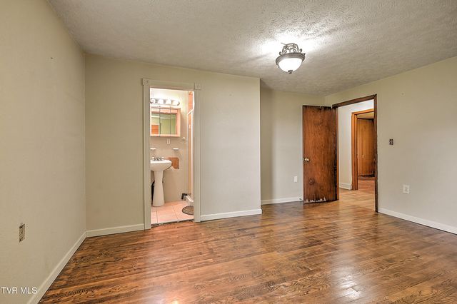 351 Silver Lake Road, Church Hill, TN 37642