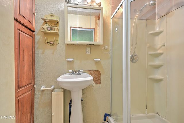 351 Silver Lake Road, Church Hill, TN 37642