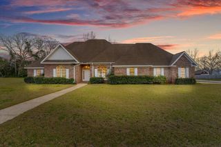 1101 Whitfield Avenue, Dothan, AL 36305