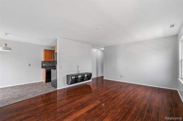 42564 Saratoga Road 31, Canton, MI 48187