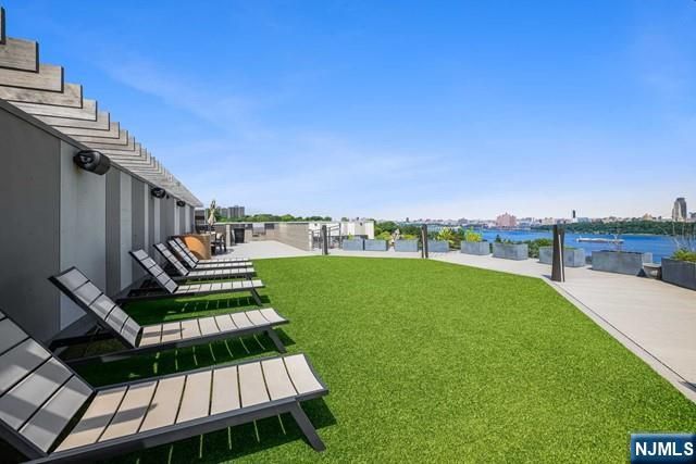 320 Adolphus Avenue 1104, Cliffside Park, NJ 07010