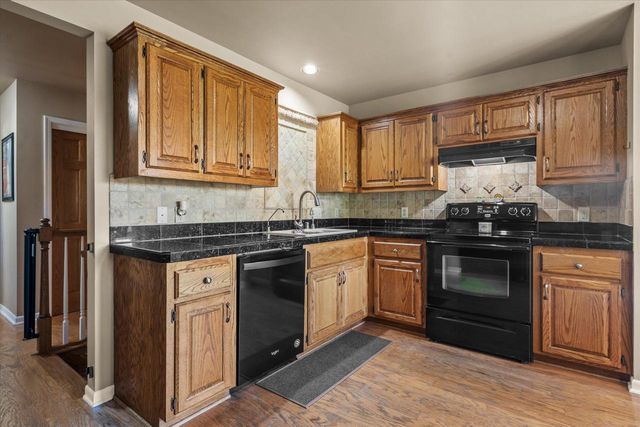 W209N16520 Cairn COURT, Jackson, WI 53037