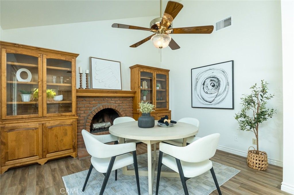 Image 12 of property listing at 23540 Via Amado, Valencia, CA 91355