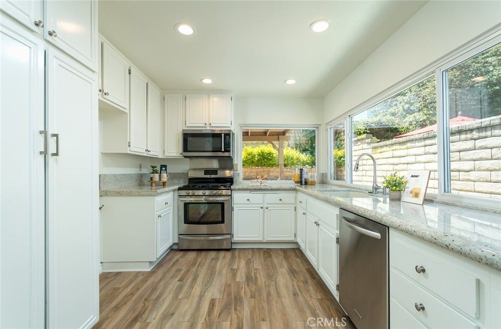 Image 15 of property listing at 23540 Via Amado, Valencia, CA 91355
