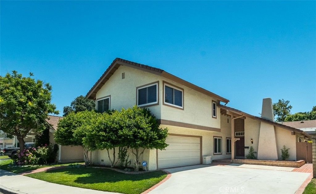 Image 2 of property listing at 23540 Via Amado, Valencia, CA 91355