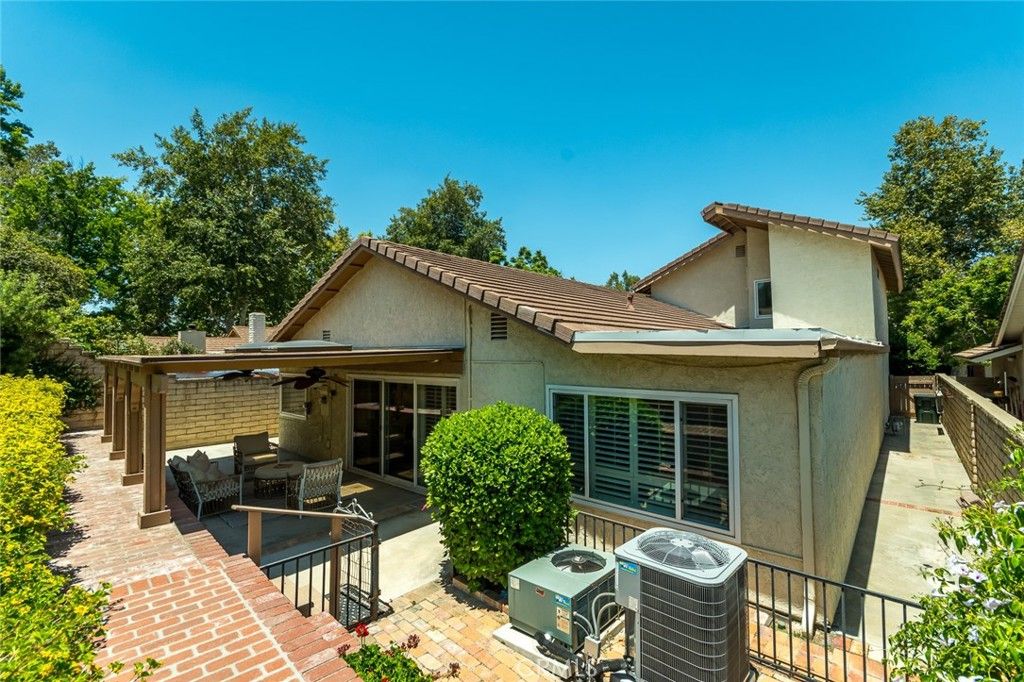Image 38 of property listing at 23540 Via Amado, Valencia, CA 91355