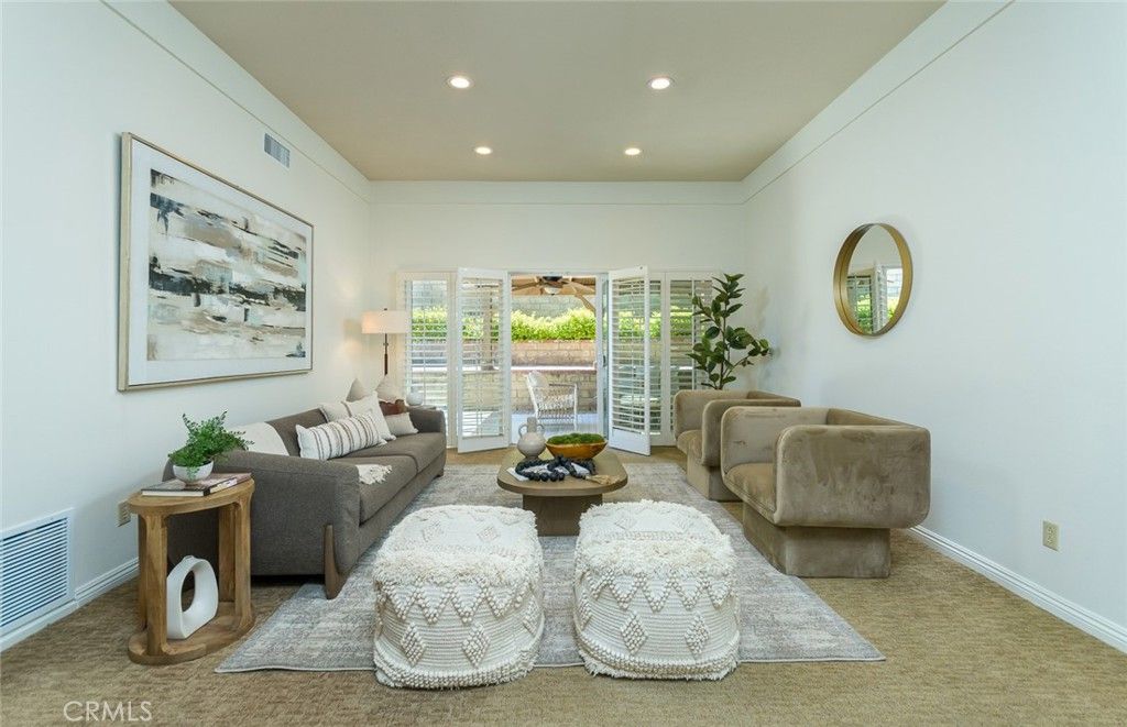 Image 8 of property listing at 23540 Via Amado, Valencia, CA 91355