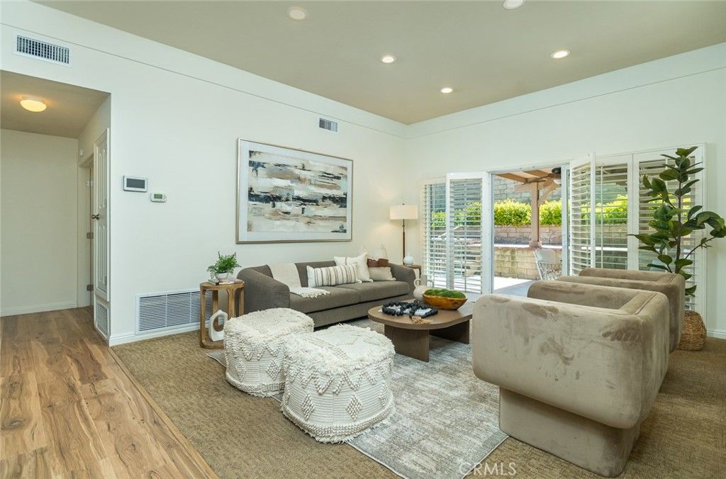 Image 9 of property listing at 23540 Via Amado, Valencia, CA 91355