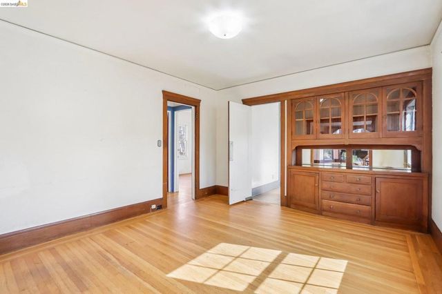 2144 Oregon St, Berkeley, CA 94705