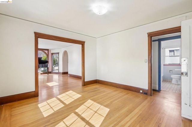 2144 Oregon St, Berkeley, CA 94705