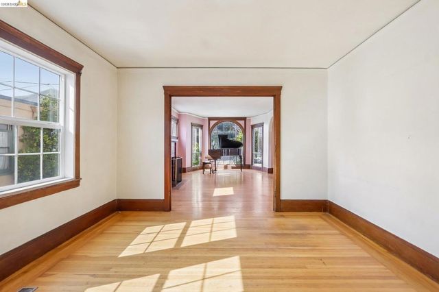 2144 Oregon St, Berkeley, CA 94705